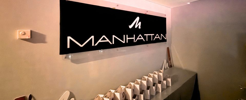 Gebrandete Manhattan Wand in der Loge